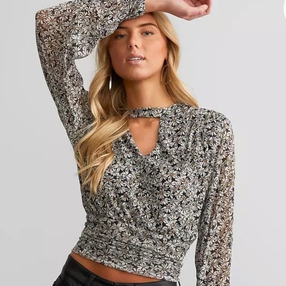 Daisy print blouse - Picture 12 of 14